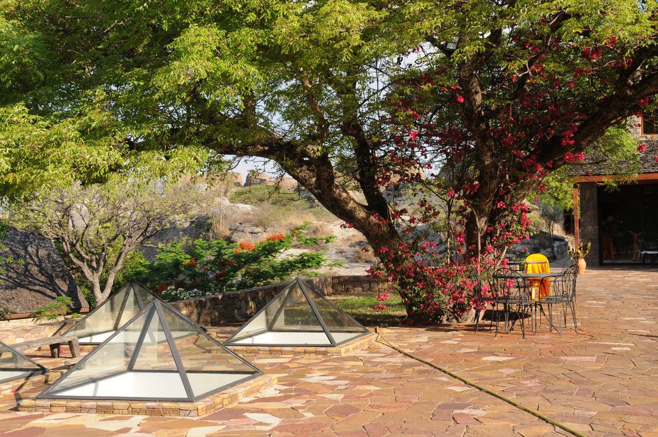 ホテル Le Jardin Du Roy Ranohira エクステリア 写真
