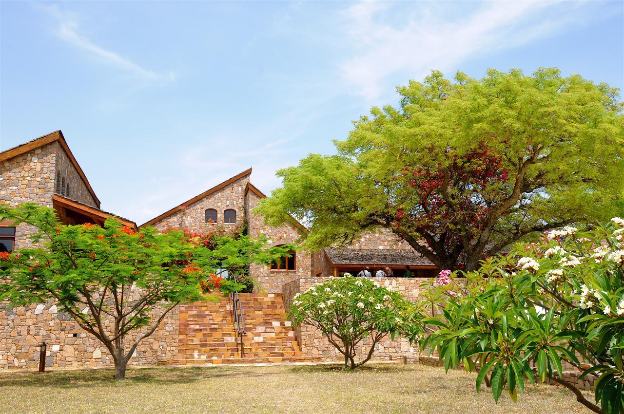 ホテル Le Jardin Du Roy Ranohira エクステリア 写真
